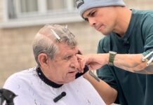Victor Mansilla: El peluquero solidario de personas en situación de calle