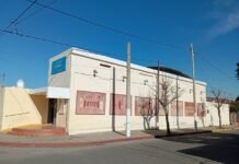 Alumnos realizaron mini murales en homenaje al artista Reyes Reyna