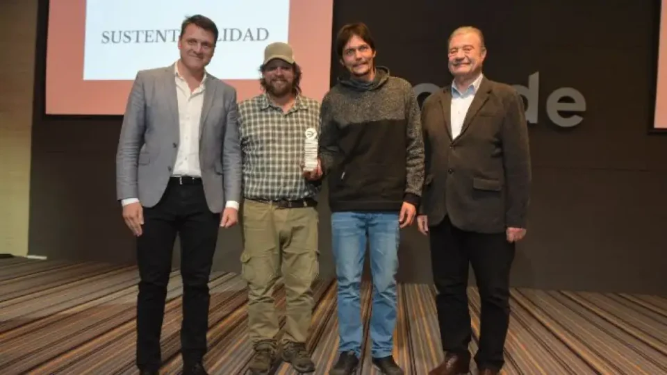 Construyen casas recicladas para luchar contra los residuos y la crisis de viviendas
