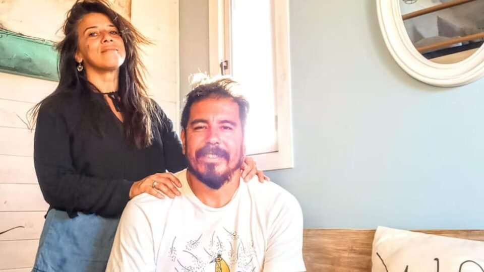 Se quedaron sin trabajo y construyeron mini casas de alquiler
