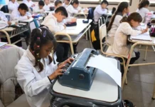 Es ciega, tiene 9 años y escribió un libro en braille