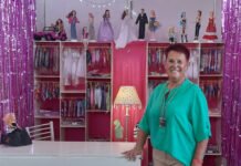 Alta costura en miniatura: la pasión de Griselda por vestir muñecas Barbie