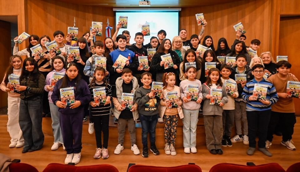 En la Legislatura, presentaron un cuento español ilustrado por niños cordobeses