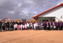 La Policía de Córdoba acompaña a una escuela rural en lo más alto de las Sierras