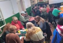 En el Centro Vecinal Los Paraísos, el Comedor de Los Abuelos alimenta cuerpos y corazones