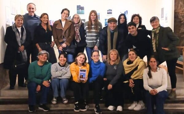Alto Viaje: el club que transforma libros en puentes
