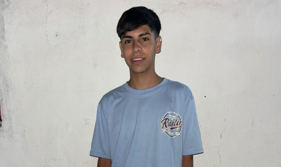 Tiene 17 años y lucha por volver a caminar tras un accidente que le cambió la vida