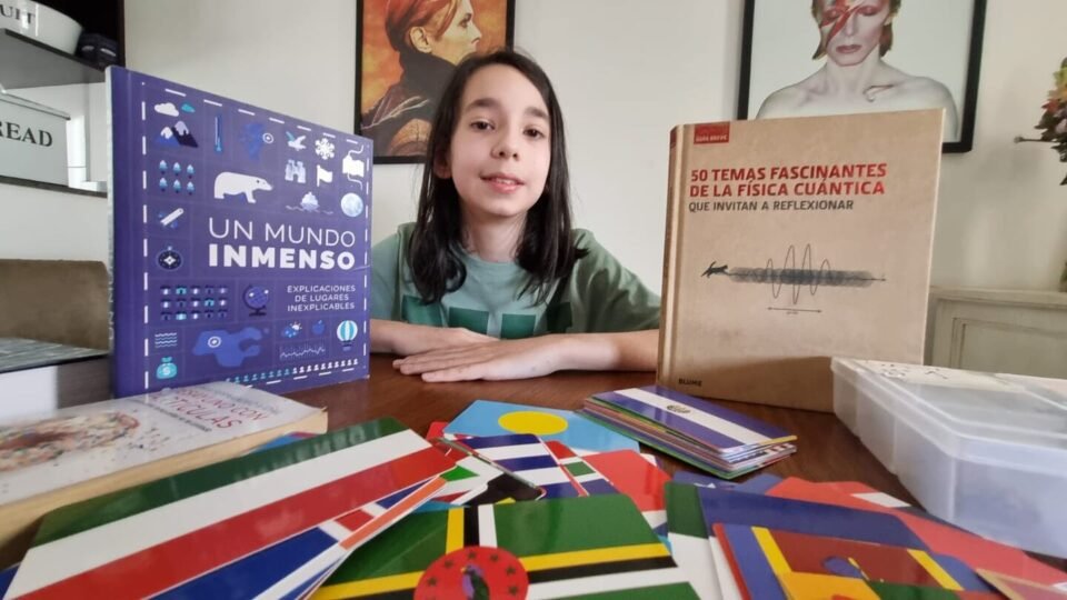 Jano: el niño viral cordobés que enseña y divulga física cuántica