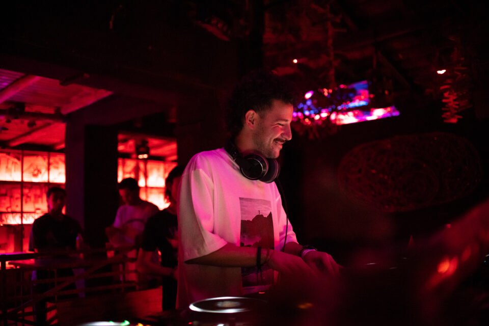 DJ Vicente Vaca: “La música es mi vida, mi lugar y mi forma de expresión”