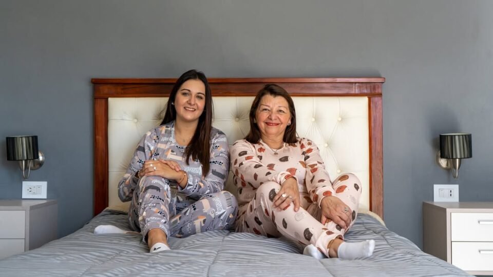 Luz Violeta: el emprendimiento de moda inclusiva “made in” madre e hija