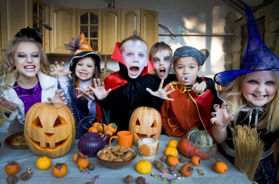 Halloween: En Villa Cabrera, “English Classes” abre sus puertas al terror
