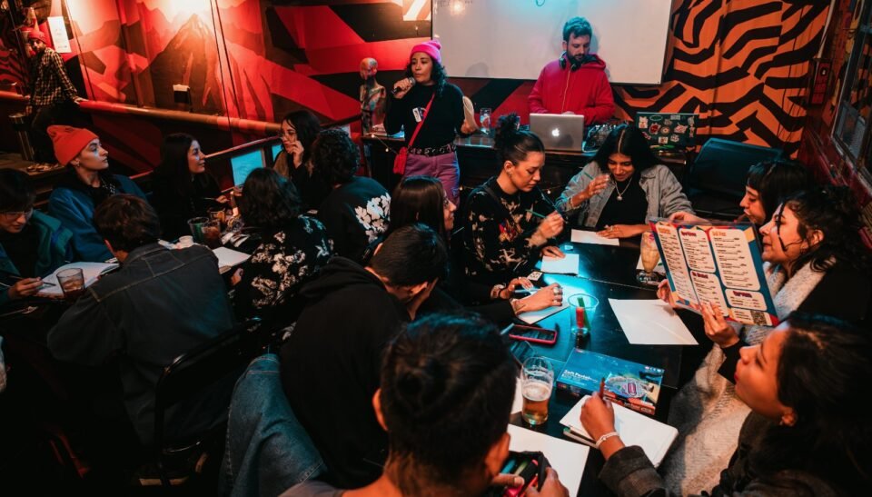 Dibujam: El club de dibujo que mezcla creatividad, encuentro y compromiso social