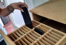 Celulares en el aula: El Salvador se une a la modalidad de los teléfonos en casilleros