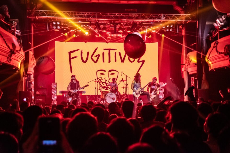 De fans al escenario: Fugitivos, el tributo cordobés que hace vibrar los clásicos de Airbag