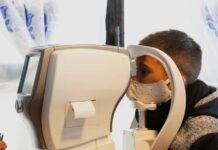 De tapitas recicladas a anteojos gratuitos para quienes más los necesitan