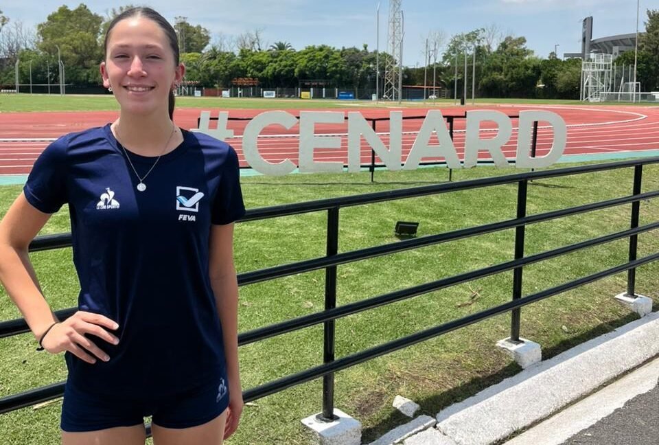 Del Club Poeta Lugones a la Selección: el camino de Victoria Hoyos en el vóley