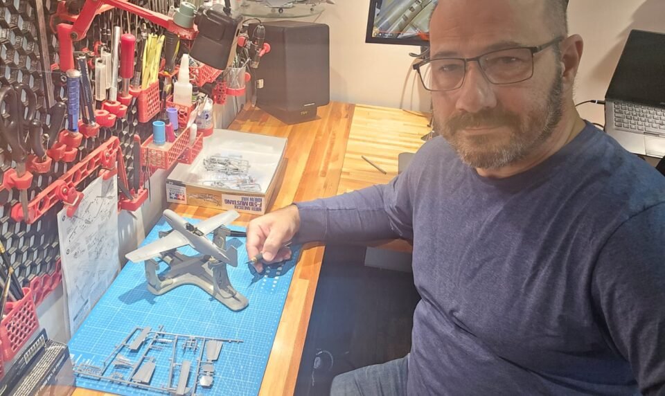La historia de Alejandro Vucko y el arte del plastimodelismo en Córdoba