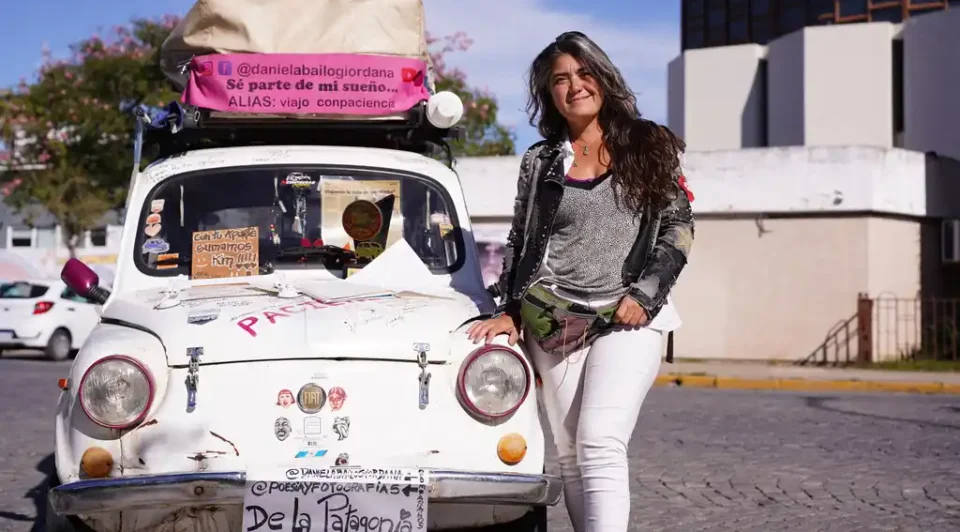 Daniela Bailo Giordana: viajar sin rumbo fijo y vivir en un Fiat 600 como forma de vida