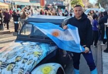 “La CitroScaloneta”: la historia del Citroën que recorre el país alentando a la Selección