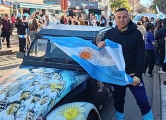 “La CitroScaloneta”: la historia del Citroën que recorre el país alentando a la Selección