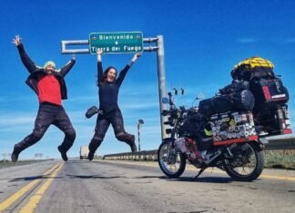 Desde hace tres años, recorren Argentina en una moto Yamaha 125cc