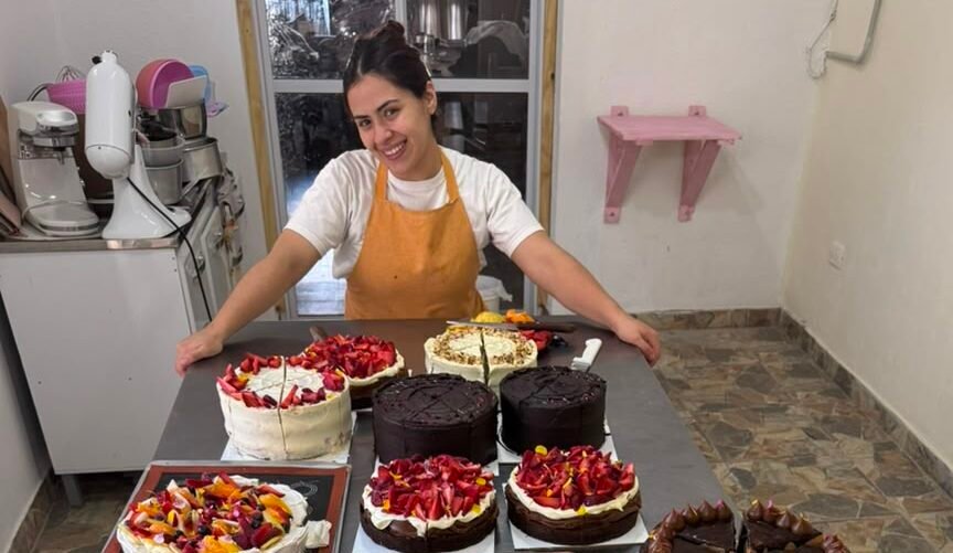 En Pastelería Frida, cada torta cuenta una historia de amor, creatividad y dedicación