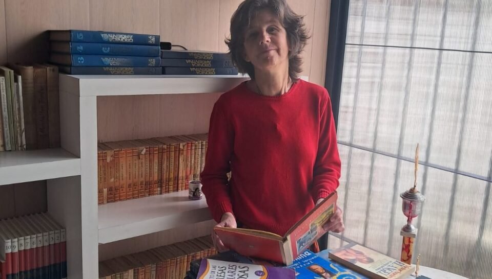 Un kiosco de revistas que se transformó en biblioteca callejera: así nació “Kosquio Prestalibros” en Río Tercero
